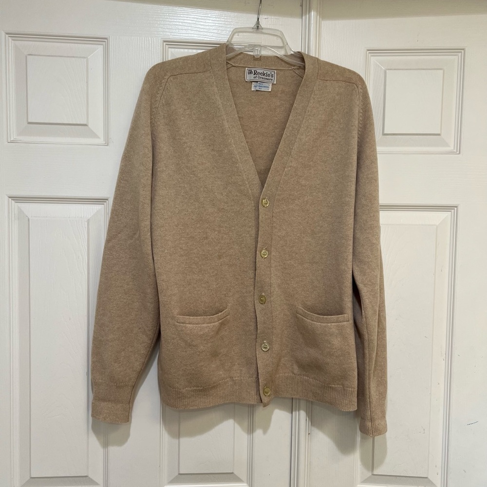 VNTG Reekie's of Grasmere Men’s Medium 100% Lambs Wool Tan cardigan Sweater